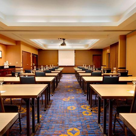 Courtyard By Marriott Madison East Hotel Kültér fotó