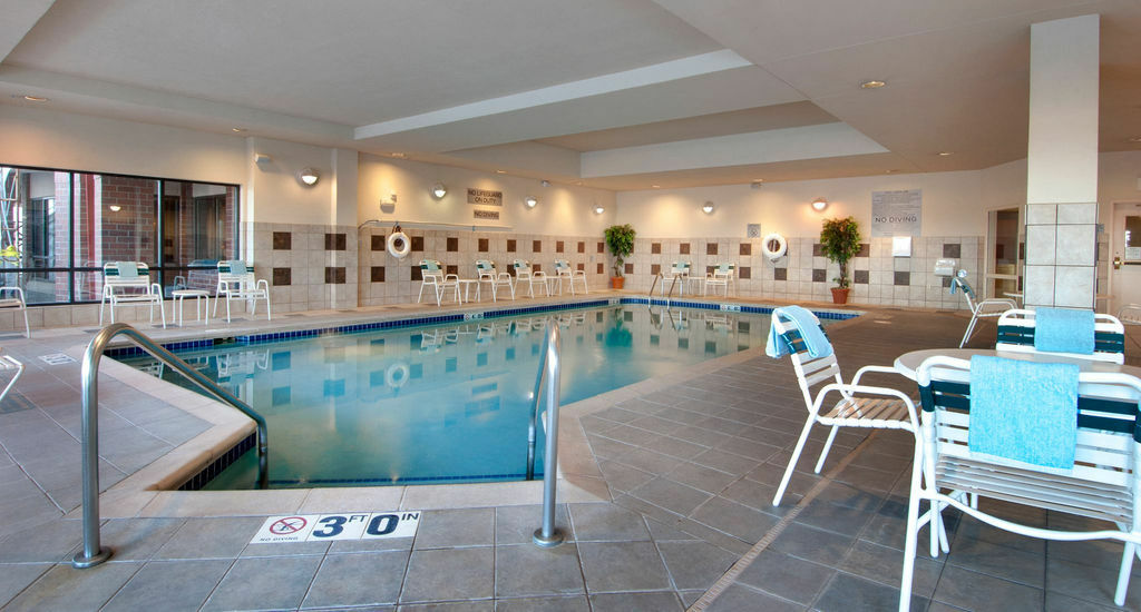 Courtyard By Marriott Madison East Hotel Kültér fotó